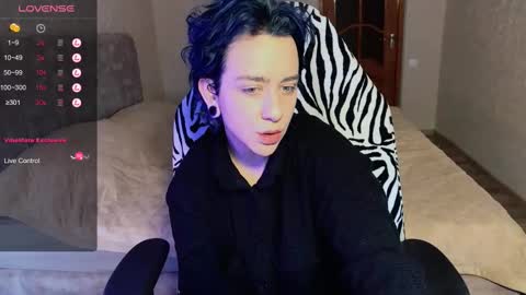 blooming_soul online show from March 10, 2025, 2:26 pm