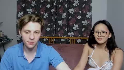 Sasha and Maria online show from October 16, 2025, 7:15 pm