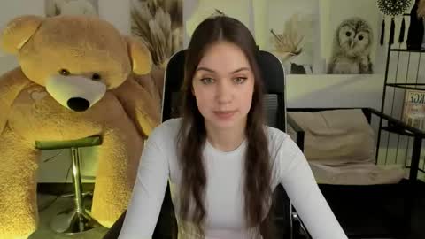 blossomvesper online show from December 3, 2025, 9:07 am