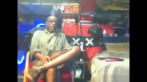 BLOWFLY online show from November 23, 2025, 4:07 pm