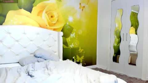 Nico online show from November 5, 2025, 2:50 pm