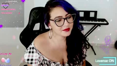 susan  online show from November 23, 2025, 4:23 am