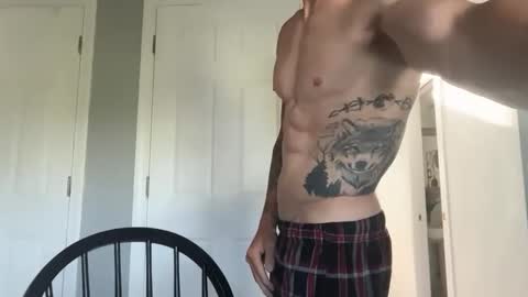 Snapshot of blue_eyed_beau chatting on June 9, 2026, 12:17 pm Beau online show from June 9, 2026, 12:17 pm