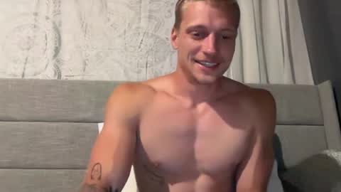 Snapshot of blue_eyed_beau chatting on July 15, 2026, 3:34 am Beau online show from July 15, 2026, 3:34 am