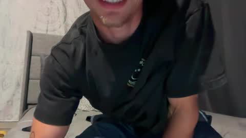 Snapshot of blue_eyed_beau chatting on July 23, 2026, 4:32 am Beau online show from July 23, 2026, 4:32 am