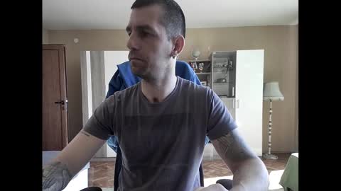 Runaway online show from February 25, 2025, 8:14 am