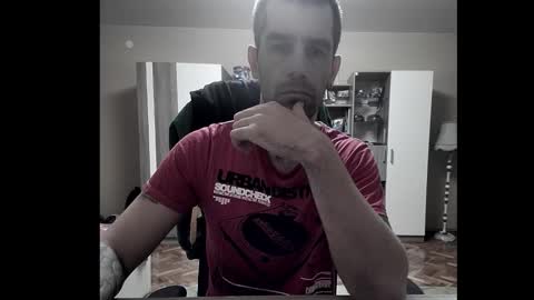 Runaway online show from November 26, 2025, 8:54 pm