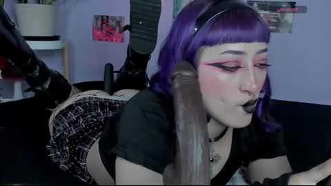 Sophie  online show from June 30, 2026, 4:13 am