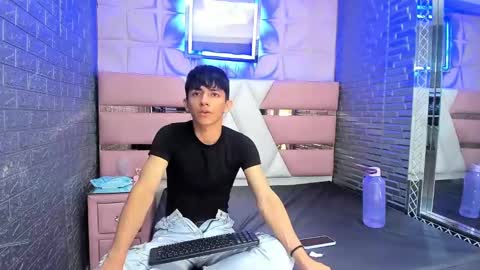 blueestar03 online show from December 18, 2024, 2:28 pm