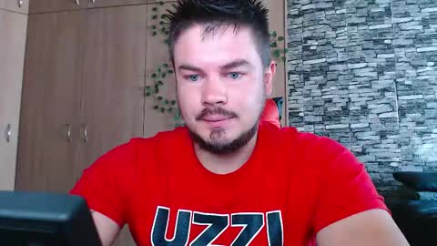 blueeyeboy0 online show from October 31, 2025, 7:53 am