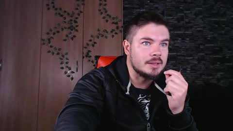 blueeyeboy0 online show from April 22, 2026, 7:33 am