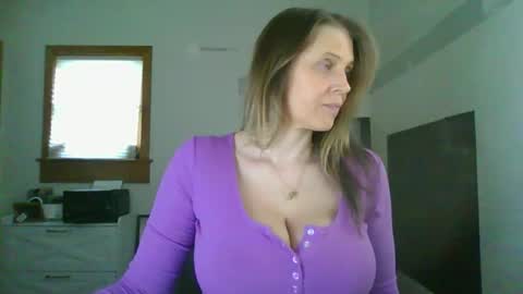 BlueEyedDDVixen online show from February 3, 2026, 2:33 pm