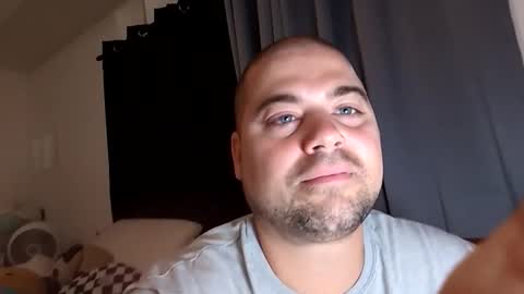 blueeyeme online show from October 18, 2025, 2:03 am