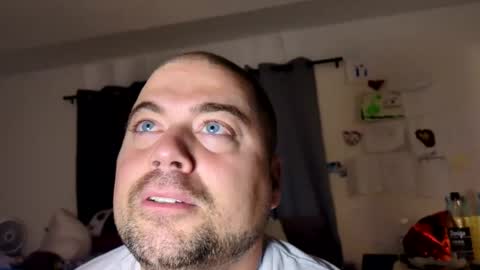 blueeyeme online show from October 19, 2025, 5:52 am