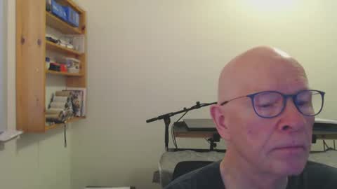 Snapshot of blueeyesn8 chatting on December 4, 2024, 9:40 am blueeyesn8 online show from December 4, 2024, 9:40 am