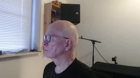 Snapshot of blueeyesn8 chatting on November 18, 2025, 7:35 am blueeyesn8 online show from November 18, 2025, 7:35 am