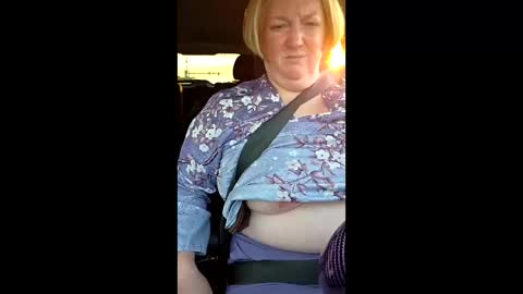 BlueEyezDiamond online show from February 17, 2026, 10:49 pm