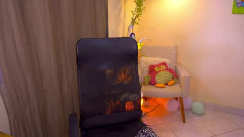 Snapshot of blueflora chatting on May 3, 2026, 3:51 pm FLORAA online show from May 3, 2026, 3:51 pm