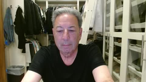 Snapshot of blueisles chatting on February 9, 2025, 3:11 am blueisles online show from February 9, 2025, 3:11 am