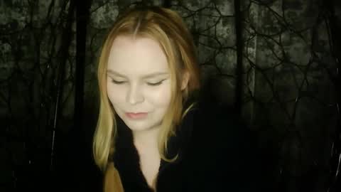 blushing_star online show from October 9, 2025, 4:38 pm