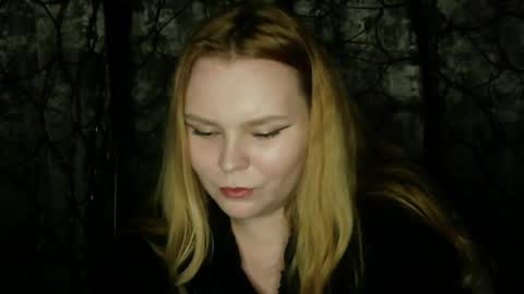 blushing_star online show from October 17, 2025, 4:42 pm