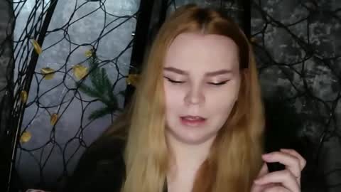 blushing_star online show from April 18, 2026, 5:22 am