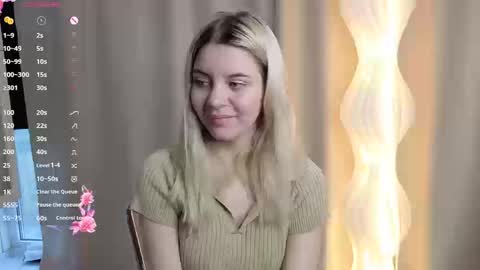 Chloe online show from October 18, 2025, 6:16 am