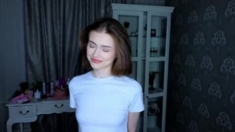 Snapshot of bluuemarine chatting on May 15, 2026, 5:20 pm Mary online show from May 15, 2026, 5:20 pm