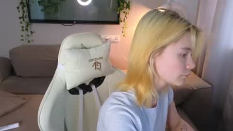 Alice and David online show from July 14, 2026, 2:05 am
