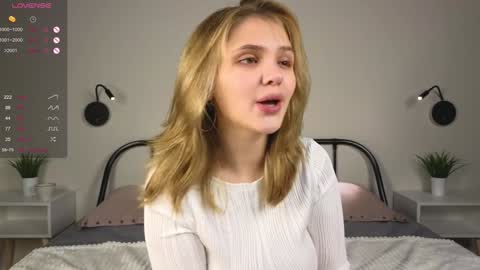 Snapshot of blytheaven chatting on December 4, 2024, 4:16 pm Erica online show from December 4, 2024, 4:16 pm