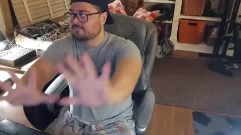 Snapshot of bnitehawk1234 chatting on September 16, 2025, 5:52 am harry cockins online show from September 16, 2025, 5:52 am