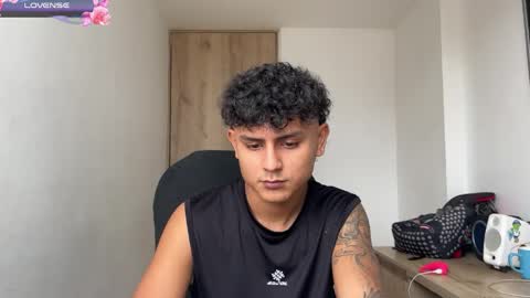 Bob  INDEPENDENT MODEL online show from April 17, 2026, 7:50 pm