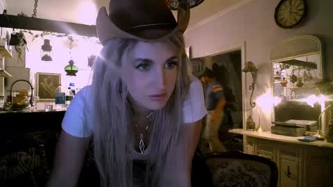 Bobby and Sadie online show from May 25, 2026, 4:18 am