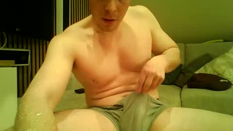 Snapshot of bodyb93 chatting on April 10, 2026, 6:34 pm Sascha online show from April 10, 2026, 6:34 pm