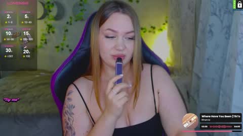  Lina  online show from November 7, 2025, 8:20 pm