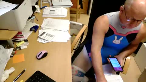 bodymen1 online show from December 4, 2025, 11:08 am