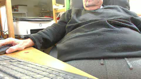 Snapshot of bogbopper50 chatting on January 21, 2025, 4:37 pm BigBopper50 online show from January 21, 2025, 4:37 pm