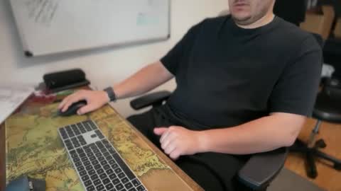 Snapshot of bokusa_ger_dev chatting on May 18, 2026, 7:47 am Your Slave online show from May 18, 2026, 7:47 am