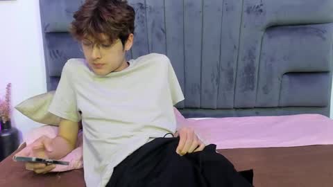 Boleyn online show from February 21, 2025, 1:22 pm