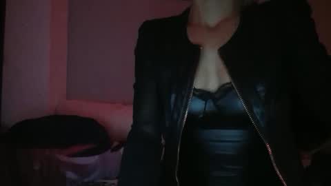 Karol online show from November 23, 2025, 2:55 am