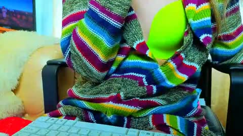 Snapshot of bom_mia_bom chatting on May 15, 2026, 11:34 pm Mia online show from May 15, 2026, 11:34 pm