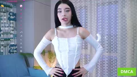 Snapshot of bombaleila chatting on January 11, 2026, 5:01 am Akemi online show from January 11, 2026, 5:01 am