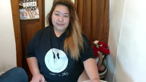 Snapshot of bombaliciouszzz chatting on June 20, 2026, 12:36 am Camille online show from June 20, 2026, 12:36 am