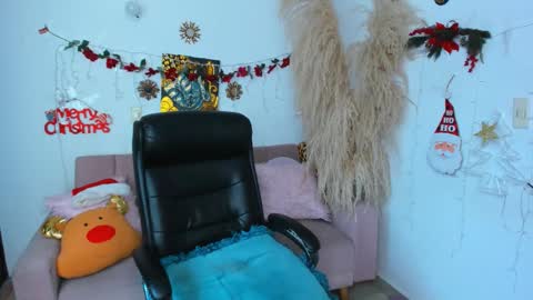  Salma Independent Model online show from December 13, 2025, 7:53 pm