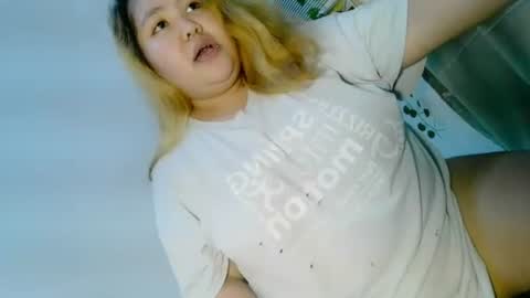 Snapshot of bombastic_darla chatting on September 16, 2025, 12:06 pm bombastic_darla online show from September 16, 2025, 12:06 pm