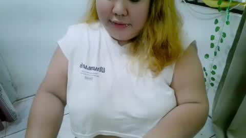 Snapshot of bombastic_darla chatting on September 28, 2025, 3:01 am bombastic_darla online show from September 28, 2025, 3:01 am