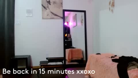 BombshellBaeby online show from November 4, 2025, 5:28 am