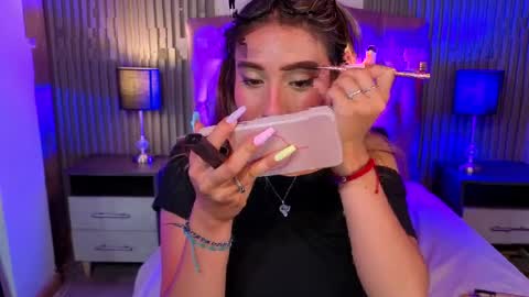 bonnali_lune online show from April 8, 2026, 9:26 pm