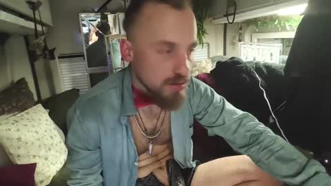 Bonnie and Clyde online show from November 7, 2025, 3:50 am