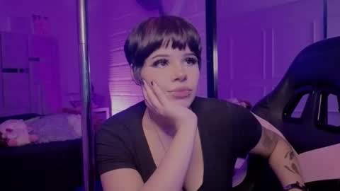 Bonnie Anderson  online show from April 19, 2026, 8:11 pm